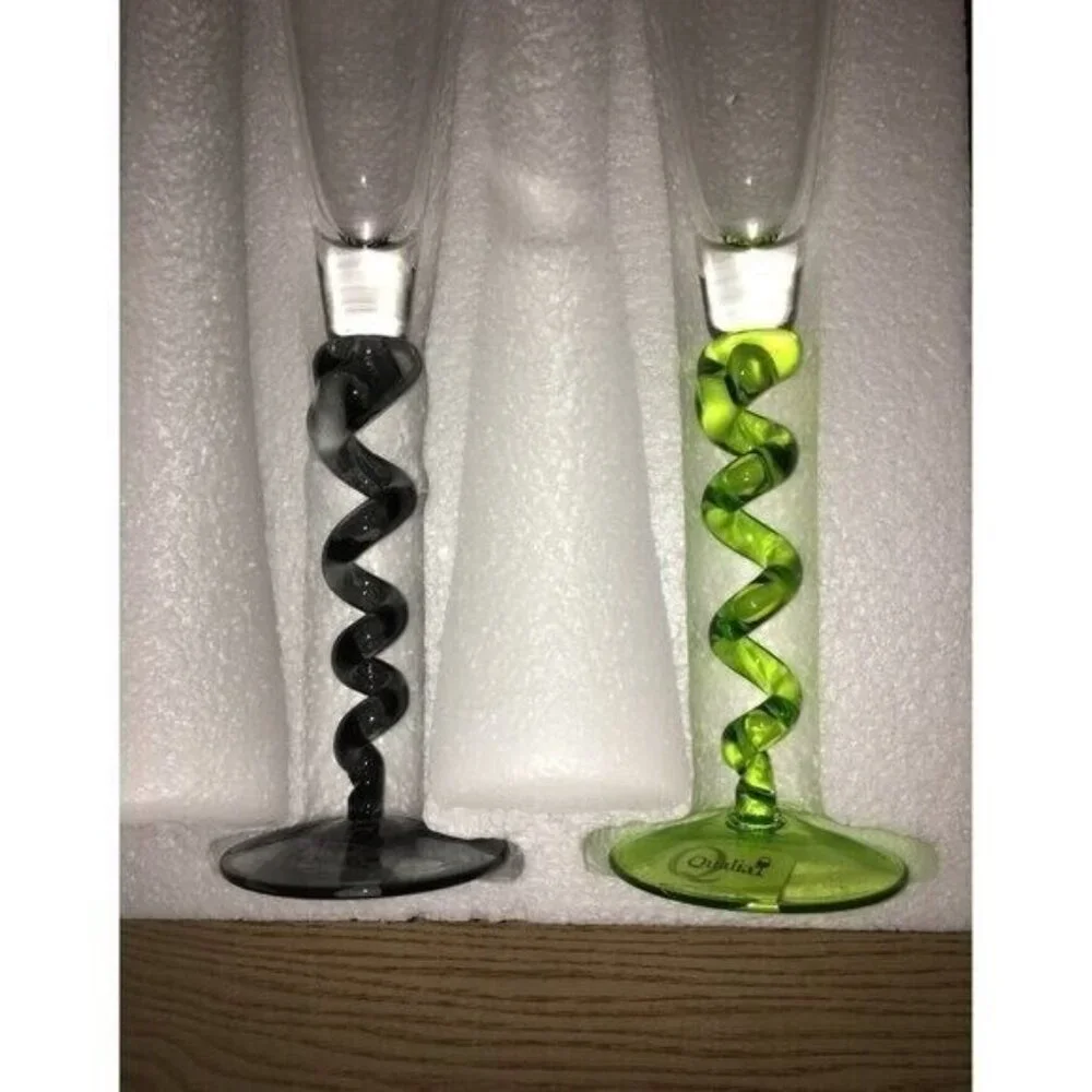 New open box 2 Qualia DNA Flutes Champagne Wine Glasses